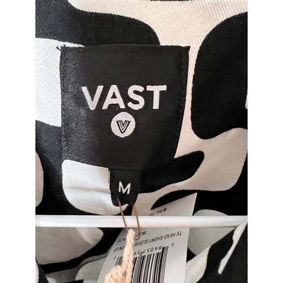 Vastlife TV Head Short Sleeve Button-Up Shirt Black Multi Men's Size Medium NWT - Picture 3 of 6